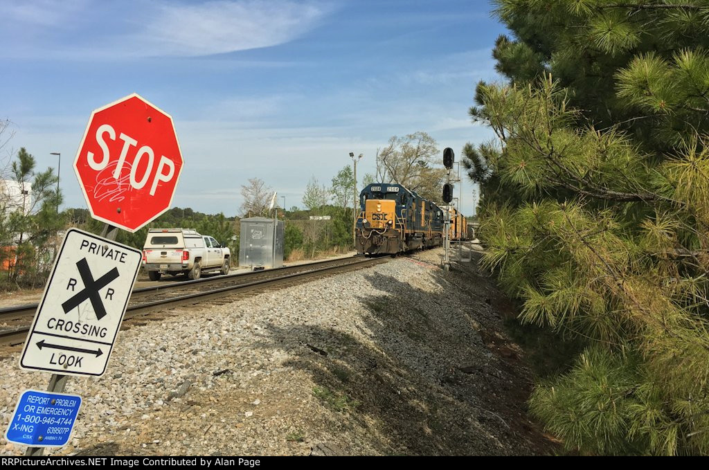 CSX 2504 and 6442